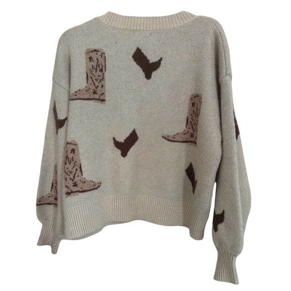 Vestique Cream and Brown V-Neck Sweater with Cartoon Bear Design - Picture 4 of 7